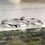 流れる溝模様の手作り結婚指輪