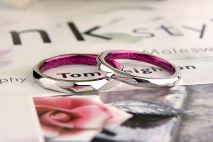 ランダム凸凹ピンクメッキプラチナ手作り結婚指輪
