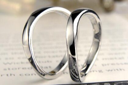 S字型トップ部分が捻じれたような手作り結婚指輪