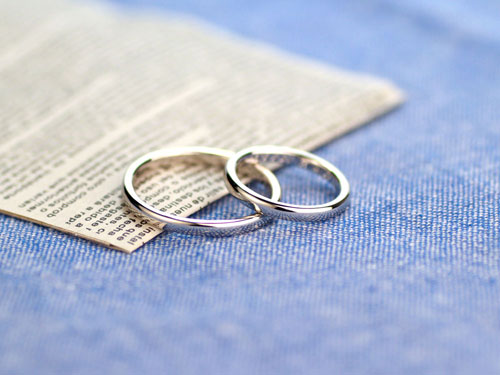 プラチナで完成したシンプルな手作り結婚指輪